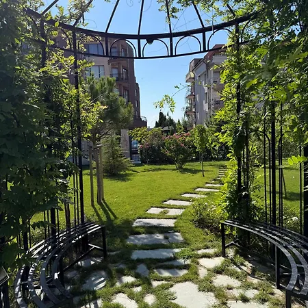 Apartman Near The Sea At Jadore Secret Garden